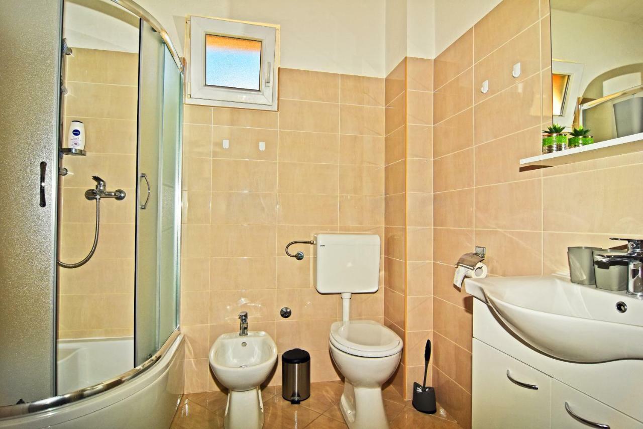 Appartamento Apartman Nina Zara Esterno foto